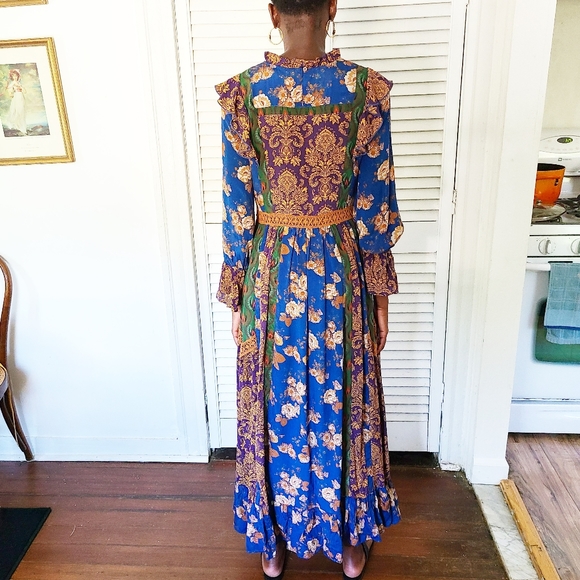 Let Me Be
Multi Floral Ruffle Silk Maxi Dress | S - Picture 5 of 9